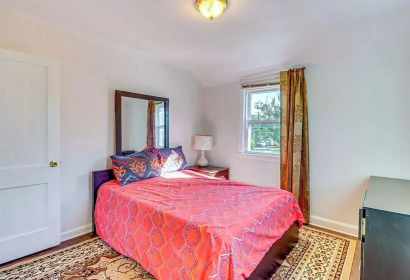 Dc Area Home: 1 Mi To Light Rail!