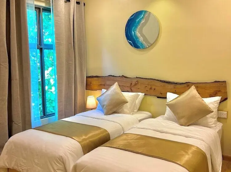پانسیون Holiday Home Dhiffushi