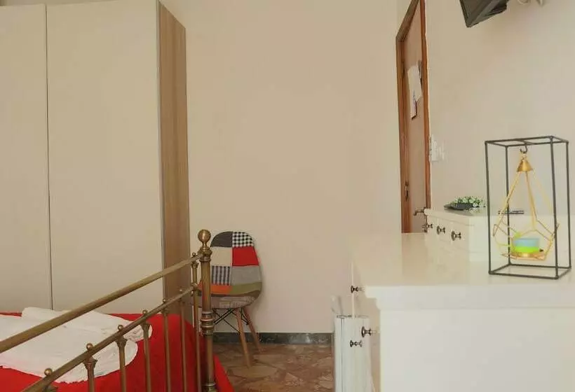 ベッドアンドブレックファースト Bed&bread Piazza  Nzegna