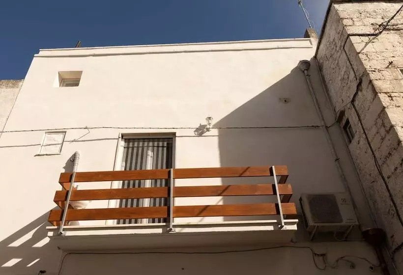 ベッドアンドブレックファースト Bed&bread Piazza  Nzegna