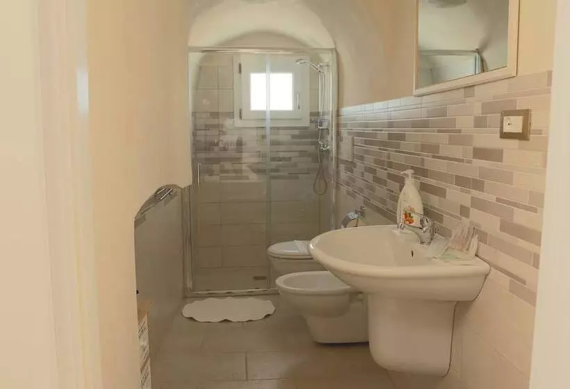 ベッドアンドブレックファースト Bed&bread Piazza  Nzegna