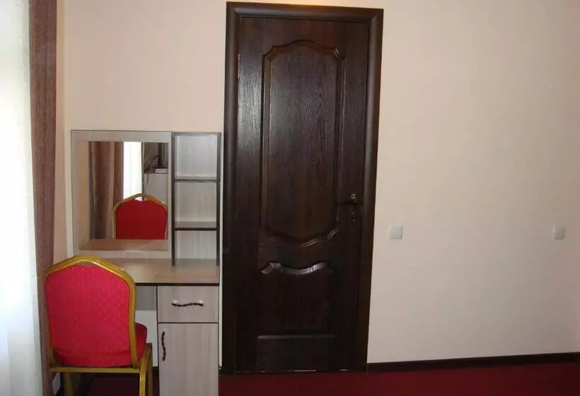 هتل Mini Pansionat Maksat