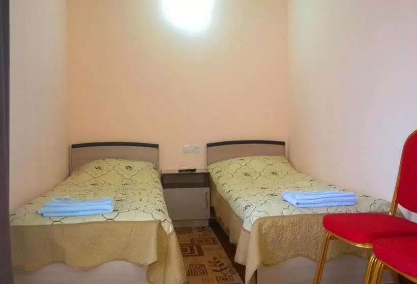 هتل Mini Pansionat Maksat