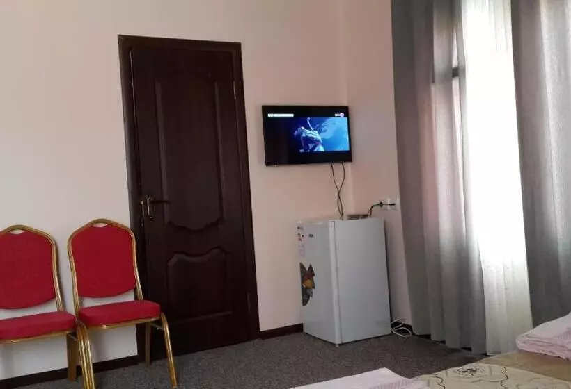 هتل Mini Pansionat Maksat