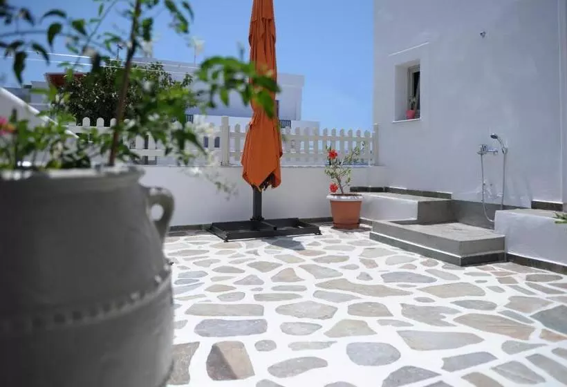 ホテル Ostria Studios