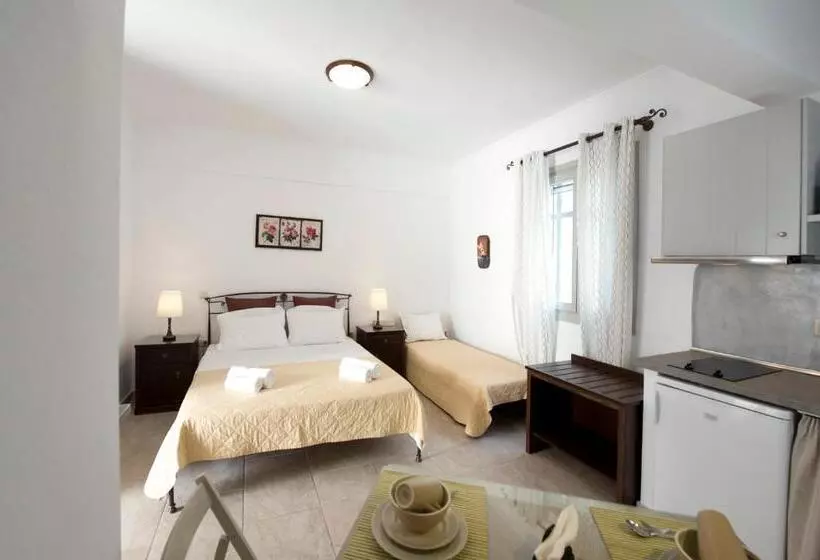 ホテル Ostria Studios