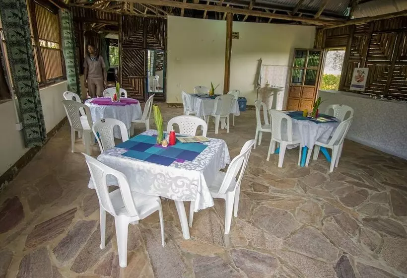 هتل Trek Savannah