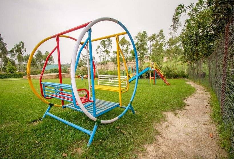 هتل Trek Savannah