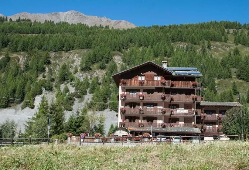 Hotelli Vallée De Cogne