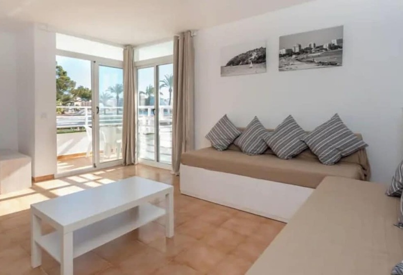 Neighbours Beach Apartments