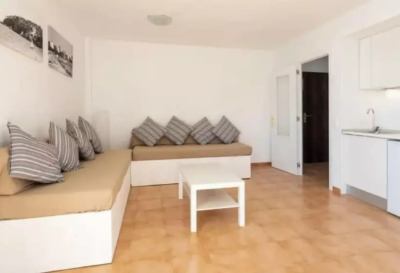 Neighbours Beach Apartments