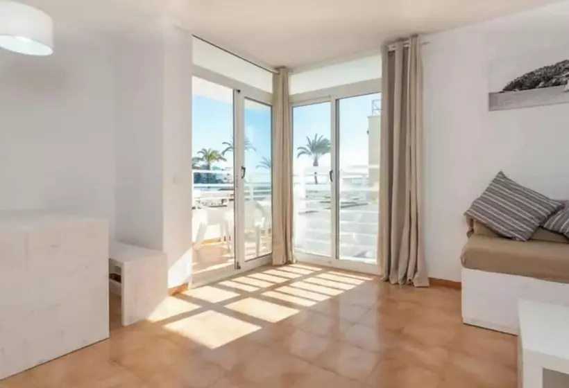 Neighbours Beach Apartments