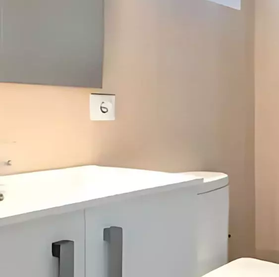 Neighbours Beach Apartments