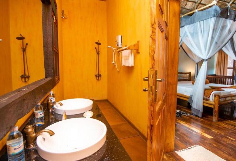 استراحتگاه Buffalo Safari Lodge