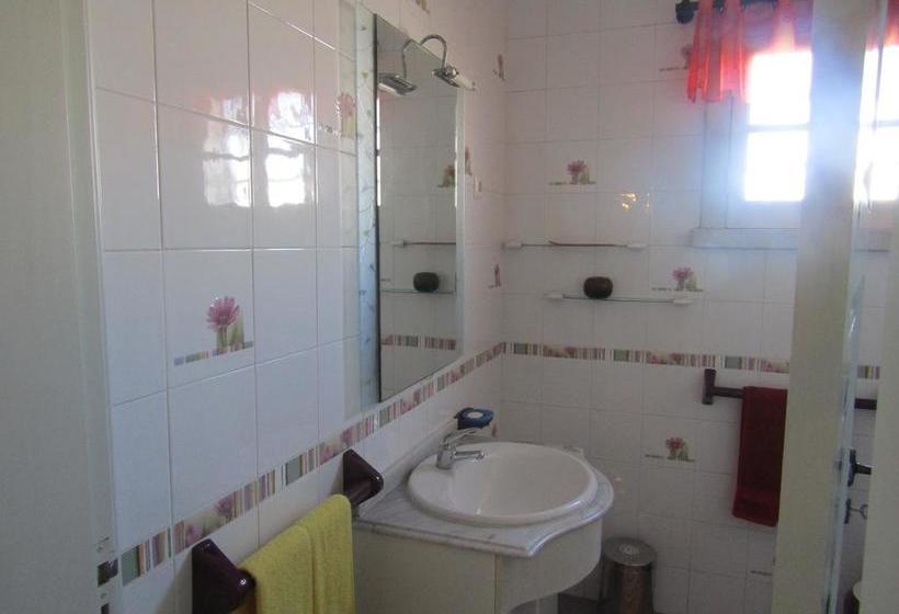 West Coast Surf Hostel