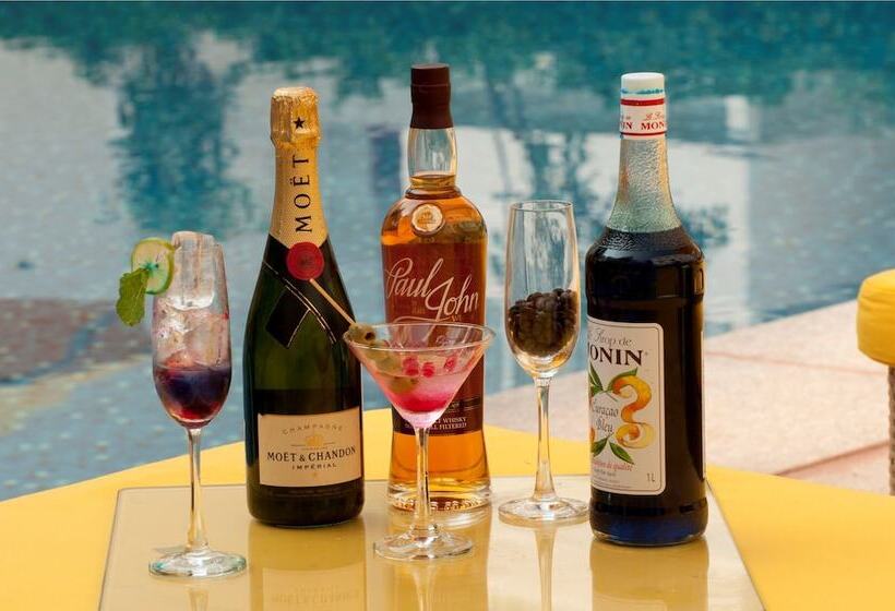 Bloom Hotel   Calangute