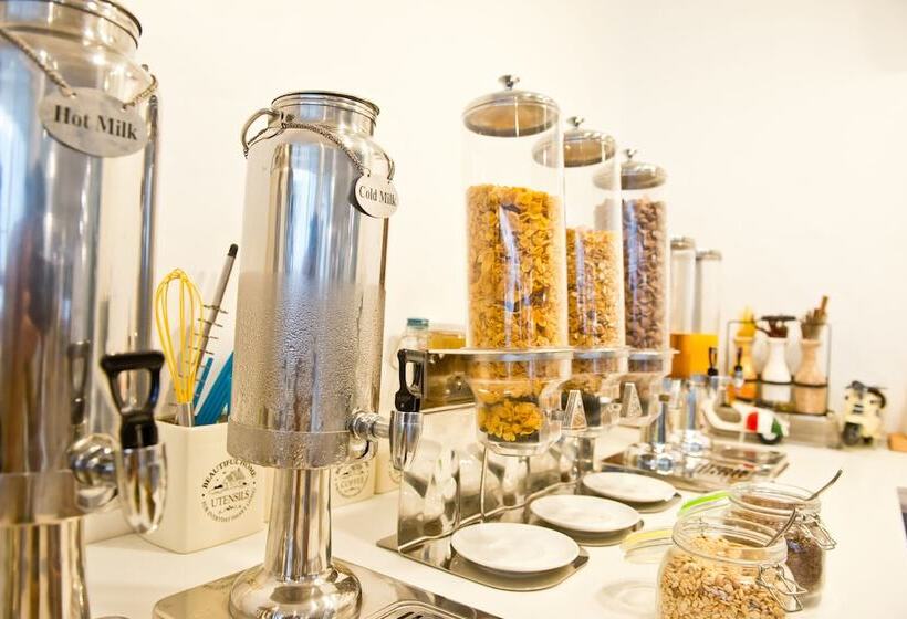 Bloom Hotel   Calangute