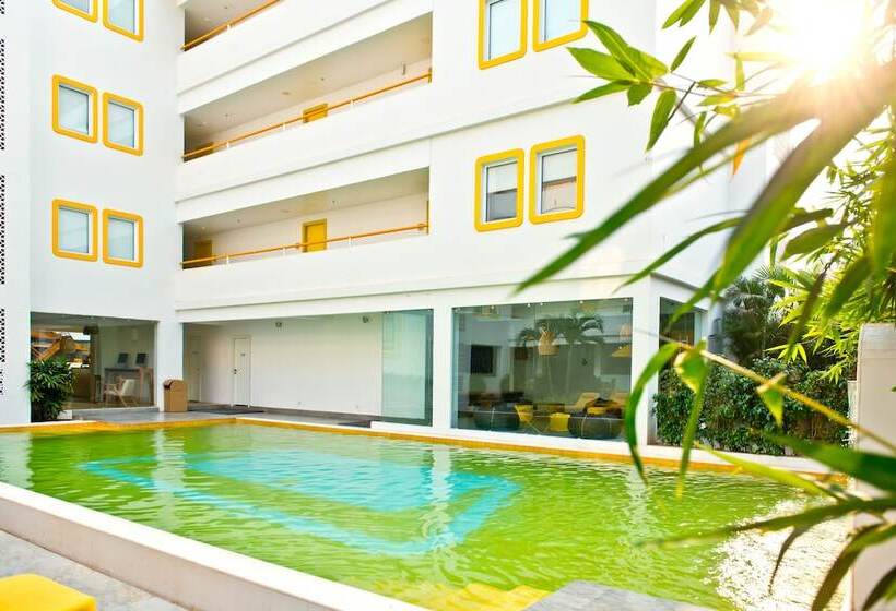 Bloom Hotel   Calangute