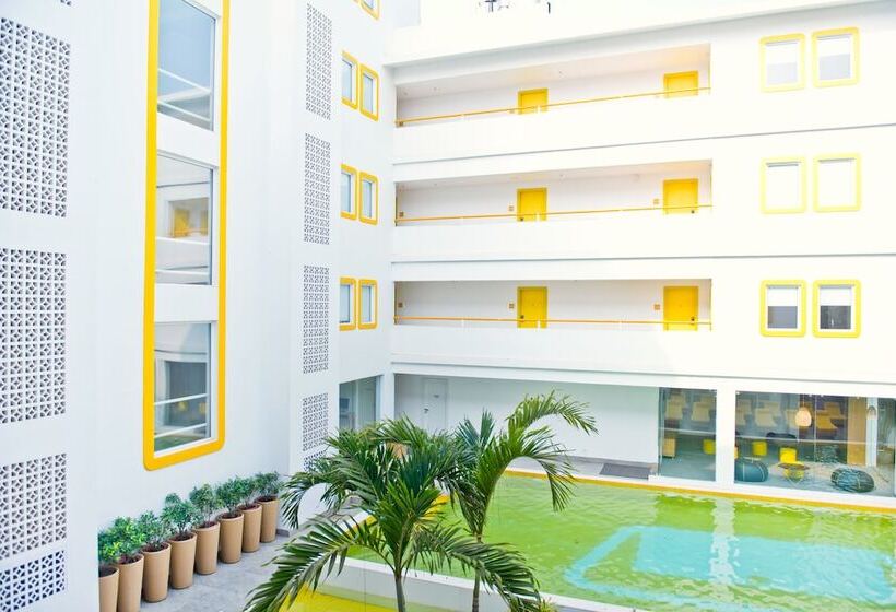 Bloom Hotel   Calangute