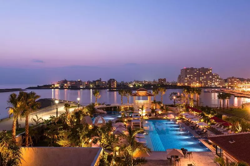 Hotelli Doubletree By Hilton Okinawa Chatan Resort