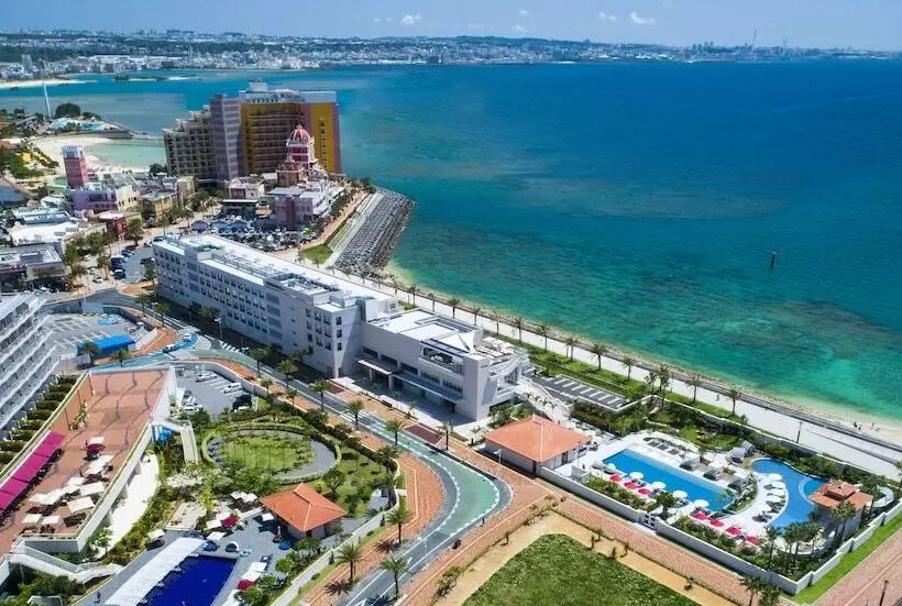 Hotelli Doubletree By Hilton Okinawa Chatan Resort