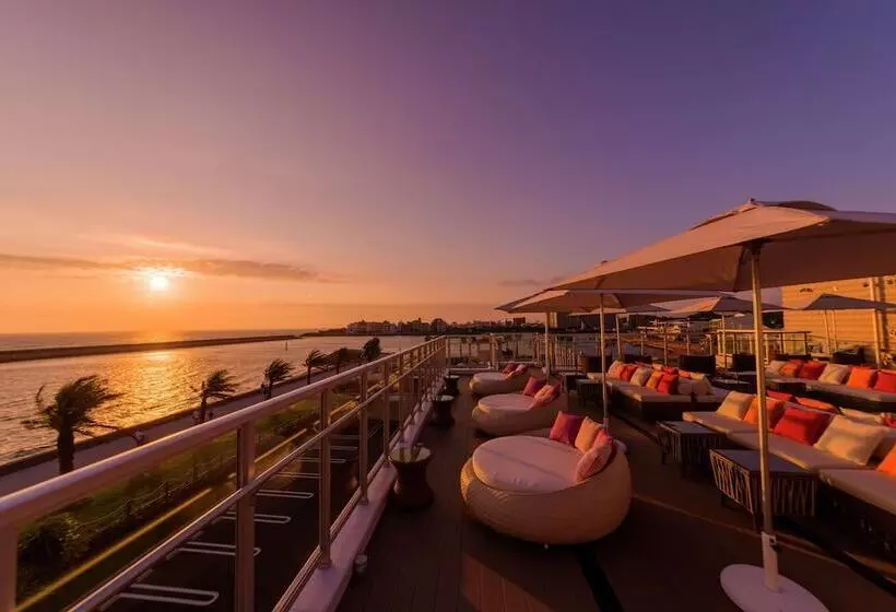 Hotelli Doubletree By Hilton Okinawa Chatan Resort