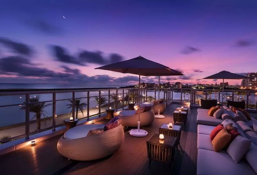 Hotelli Doubletree By Hilton Okinawa Chatan Resort