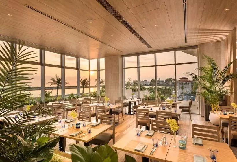 Hotelli Doubletree By Hilton Okinawa Chatan Resort