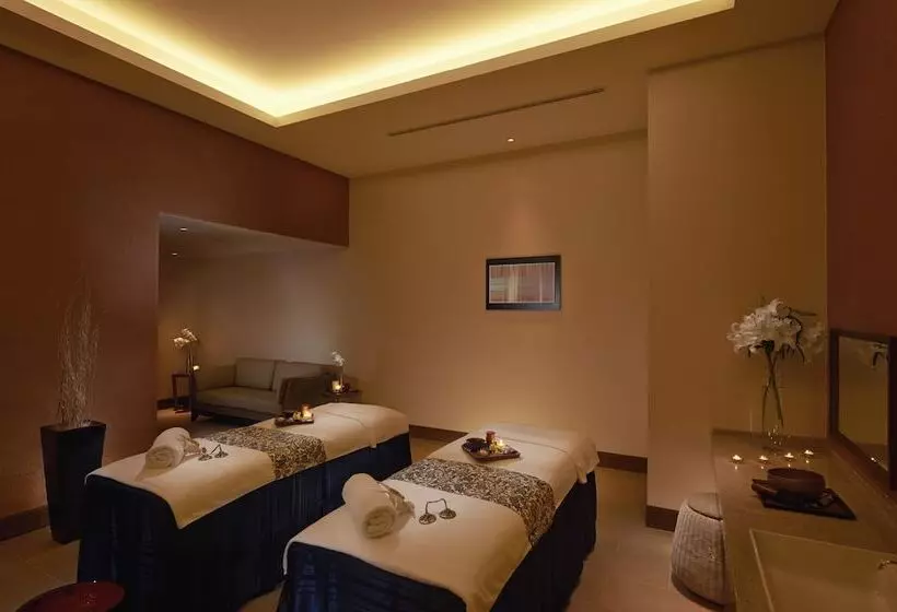 Hotelli Doubletree By Hilton Okinawa Chatan Resort