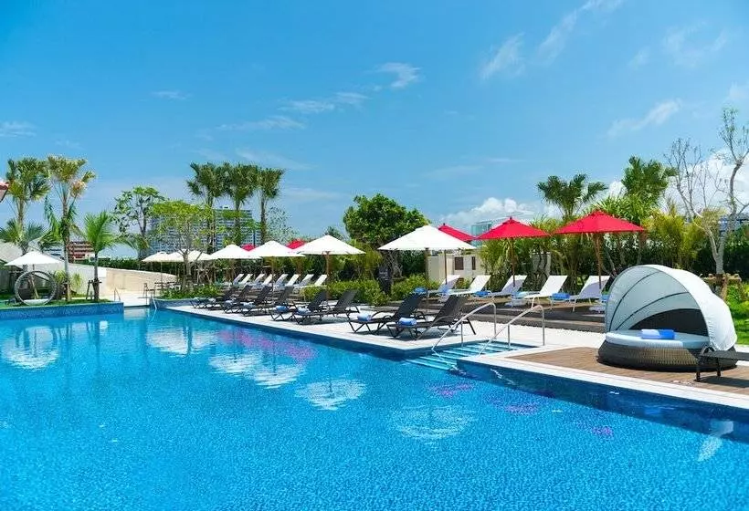 Hotelli Doubletree By Hilton Okinawa Chatan Resort