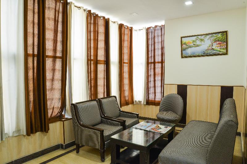 فندق Fab Jindal Palace Delhi Airport