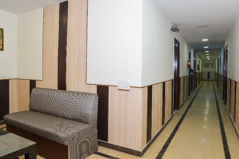 فندق Fab Jindal Palace Delhi Airport