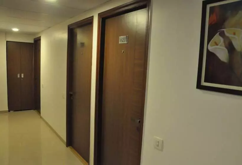 Hotelli Fabexpress Kalyan   Nr Dairy Dan Circle