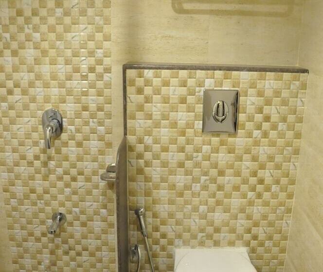 בית מלון כפרי Fabexpress Kalyan   Nr Dairy Dan Circle