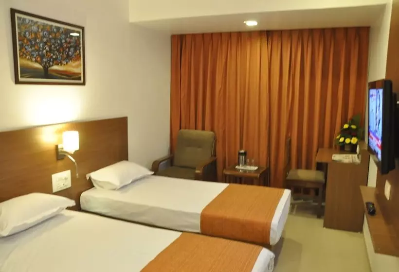 Hotelli Fabexpress Kalyan   Nr Dairy Dan Circle