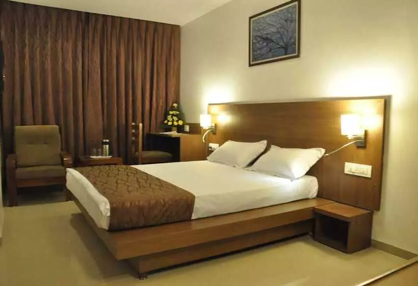 Hotelli Fabexpress Kalyan   Nr Dairy Dan Circle