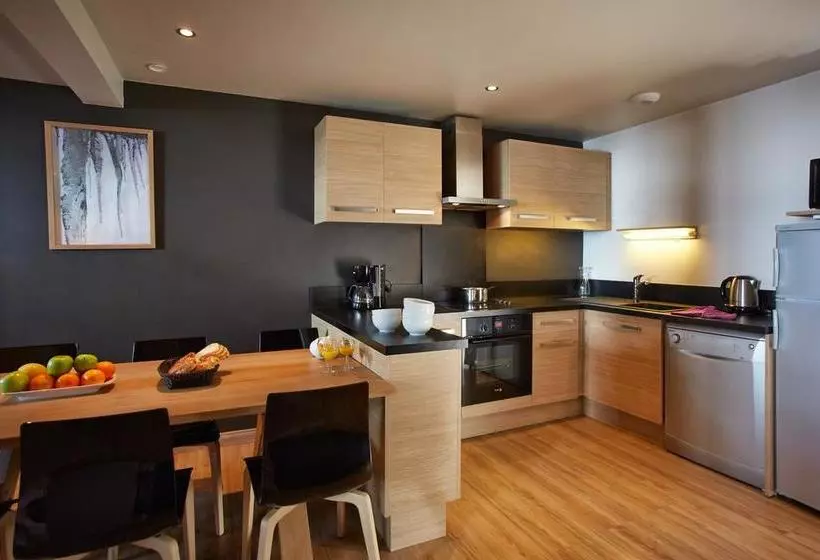 هتل Les Chalets De Rosael  Val Thorens
