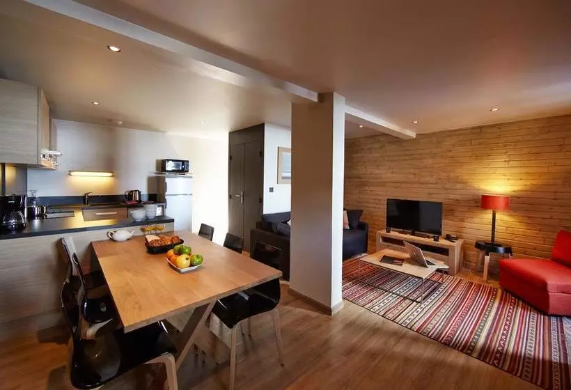 هتل Les Chalets De Rosael  Val Thorens