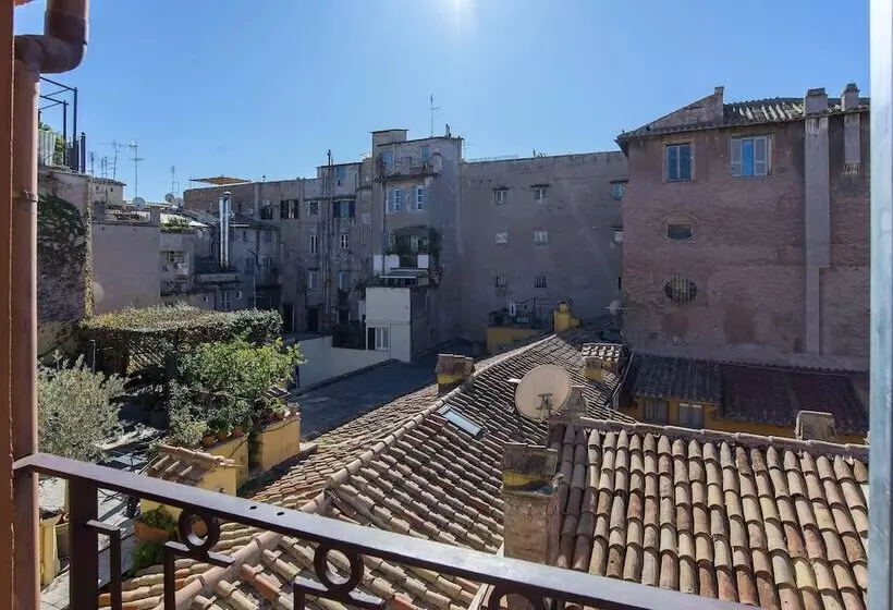 هتل Navona Essence