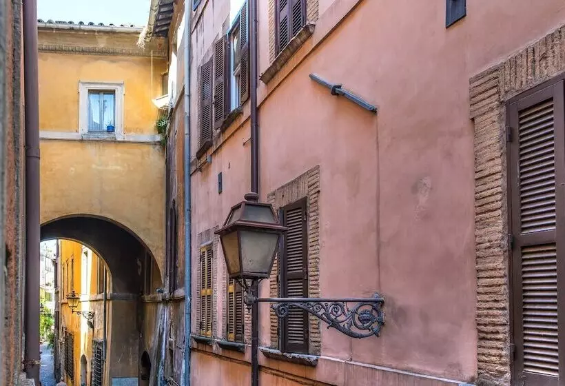 هتل Navona Essence