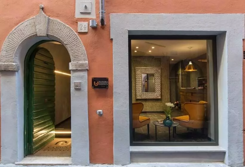 هتل Navona Essence