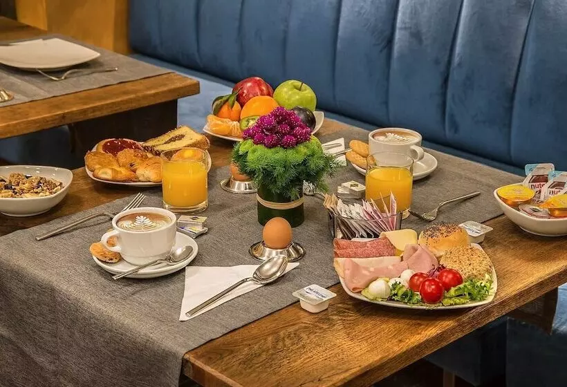 هتل Navona Essence