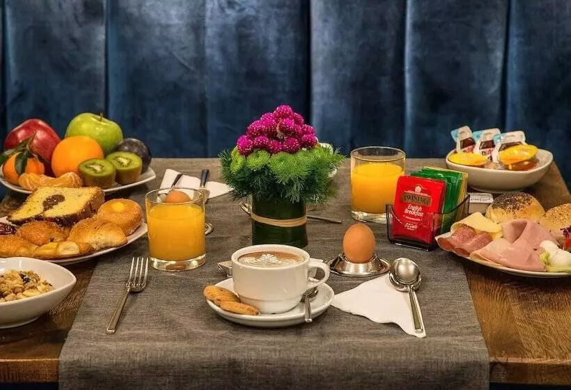 هتل Navona Essence