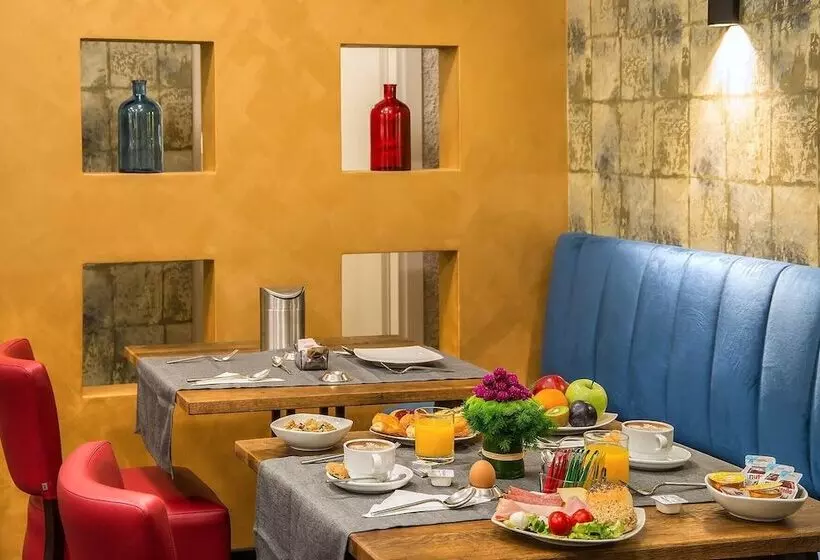 هتل Navona Essence