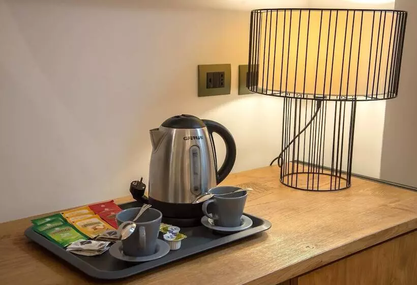 هتل Navona Essence