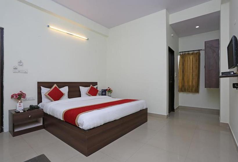 ホテル Collection O 28716 Aditya Residency