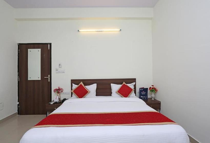 ホテル Collection O 28716 Aditya Residency