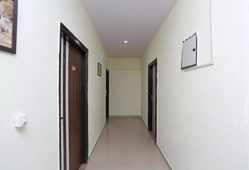 ホテル Collection O 28716 Aditya Residency