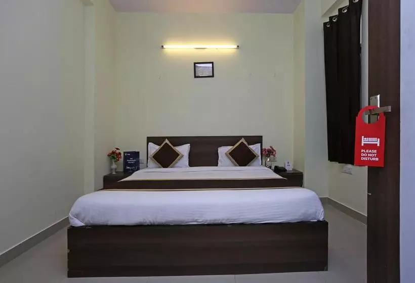 ホテル Collection O 28716 Aditya Residency