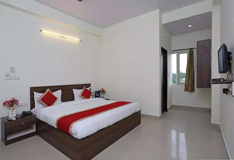 ホテル Collection O 28716 Aditya Residency
